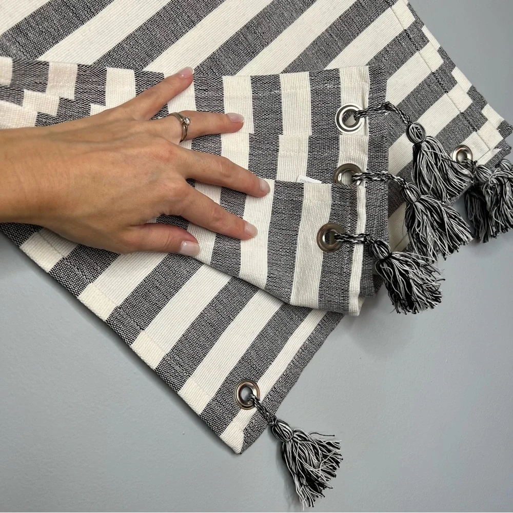 S Lifestyle Cotton Black and White Striped‎ Tassel Placemats, Set of 4 HH